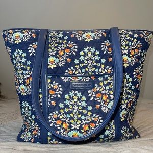 Vera Bradley tote bag